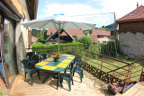La terrasse avec son accès direct au jardin