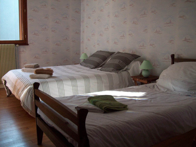 Chambre principale (lits 140 et 90) Chambre principale (lits 140 et 90)