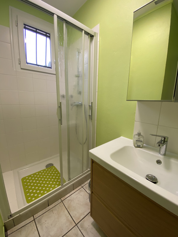 Salle de bain studio OLIVIA - © Dominique MARTINEZ-MARECHAL Salle de bain studio OLIVIA