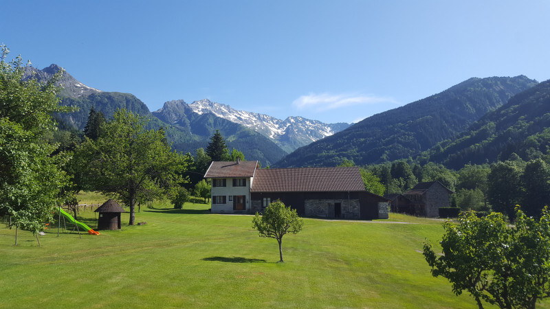 Vue d'ensemble Gite du Curtillard en été